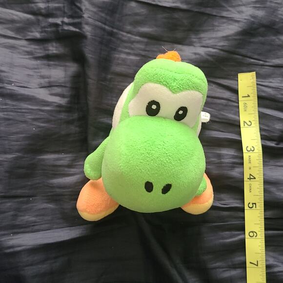 Yoshi Plush Super Mario Brothers Green 9" Nintendo No Tag Stuffed Animal - Picture 4 of 4